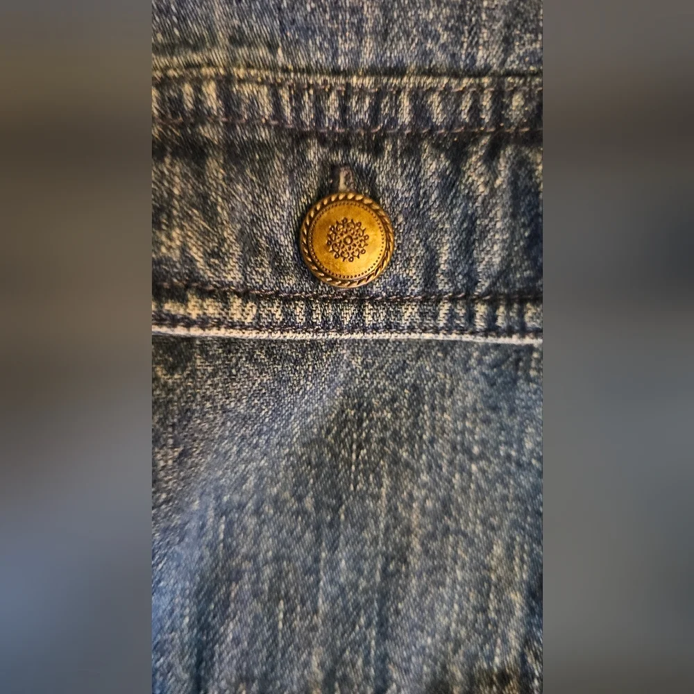 Talbots Vintage Denim Button-Up Shirt w/ Contrast Collar - Size Large - Picture 4 of 4